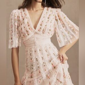 SOLD. Preowned $798 Mac Duggal Floral V Neck Ruffle Empire Waist Gown Blush  10